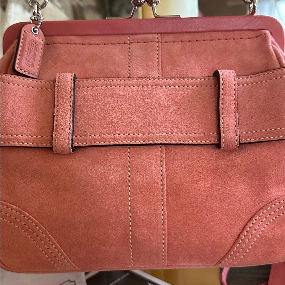 Vintage Coach Hamptons Suede Kisslock Bag - Picture 8 of 17
